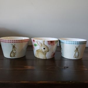 222 Fifth Bunny Bowls x3